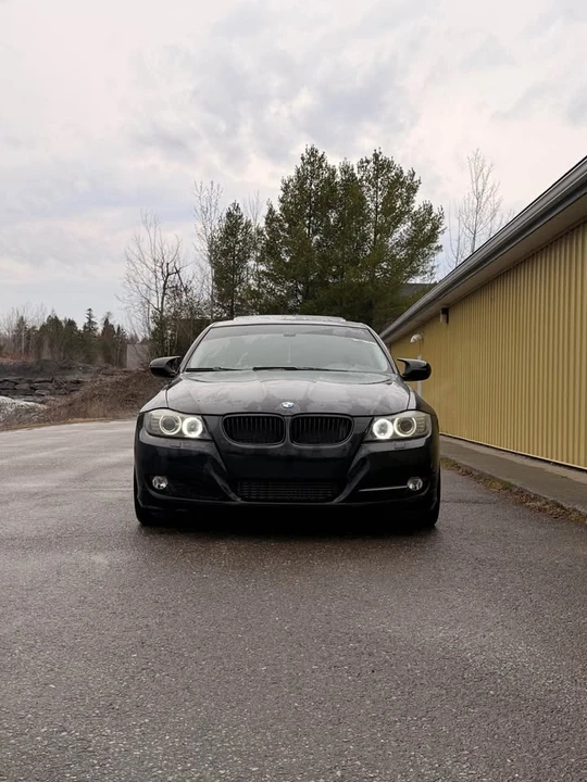 2009 BMW E90 3 Series Sedan - Image 2 of 6