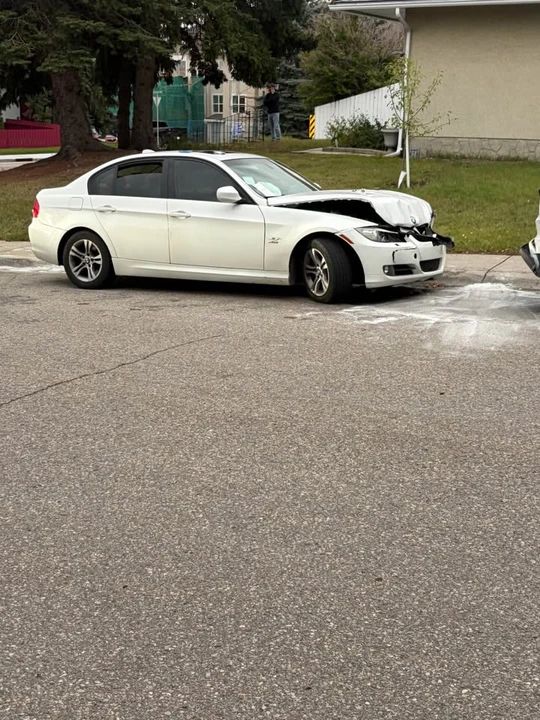 2009 BMW E90 3 Series Sedan - Image 2 of 2