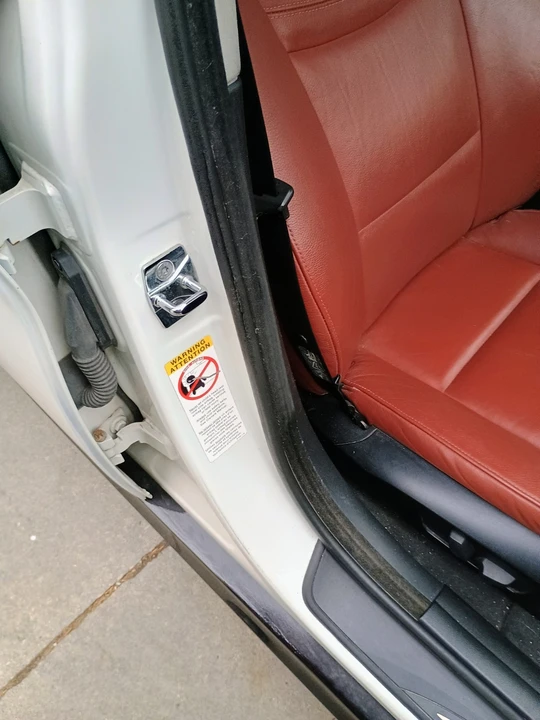2009 BMW 3 Series - Image 15 of 20