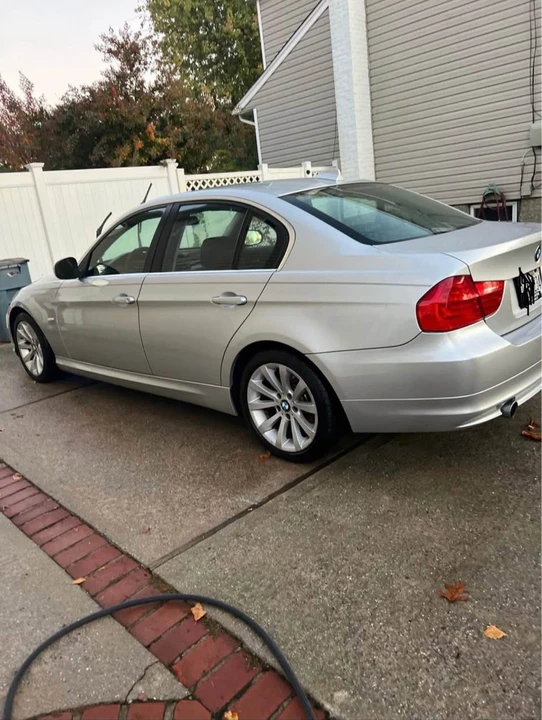 2009 BMW E90 3 Series Sedan - Image 4 of 8
