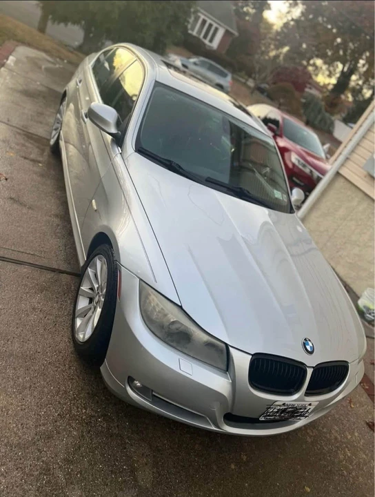 2009 BMW E90 3 Series Sedan - Image 3 of 8