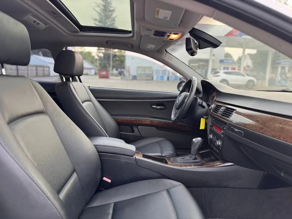 2009 BMW E90 3 Series Sedan - Image 15 of 20