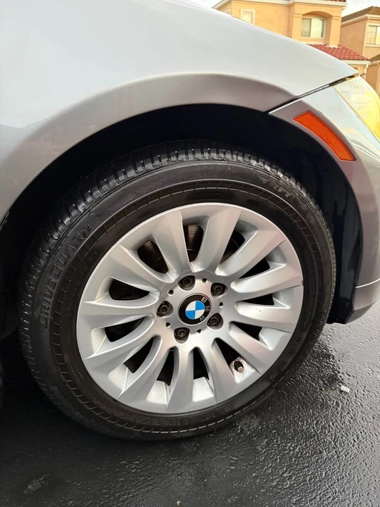 2009 BMW E90 3 Series Sedan - Image 9 of 17