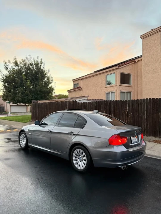 2009 BMW E90 3 Series Sedan - Image 3 of 17