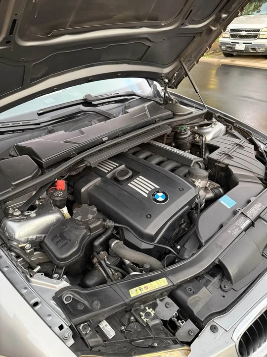 2009 BMW E90 3 Series Sedan - Image 11 of 17