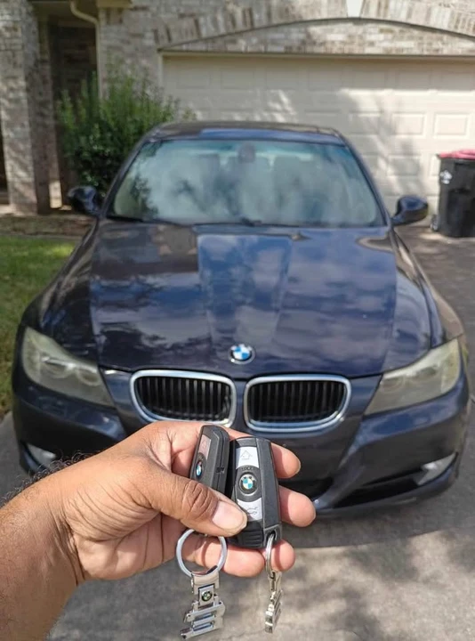 2009 BMW E90 3 Series Sedan - Image 2 of 13