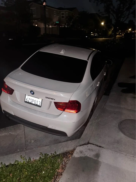 2009 BMW E90 3 Series Sedan - Image 3 of 6
