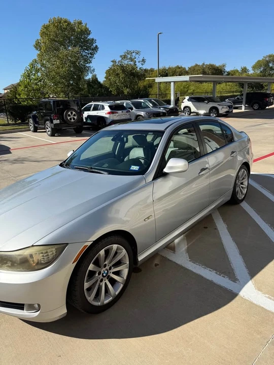 2009 BMW E90 3 Series Sedan - Image 3 of 15