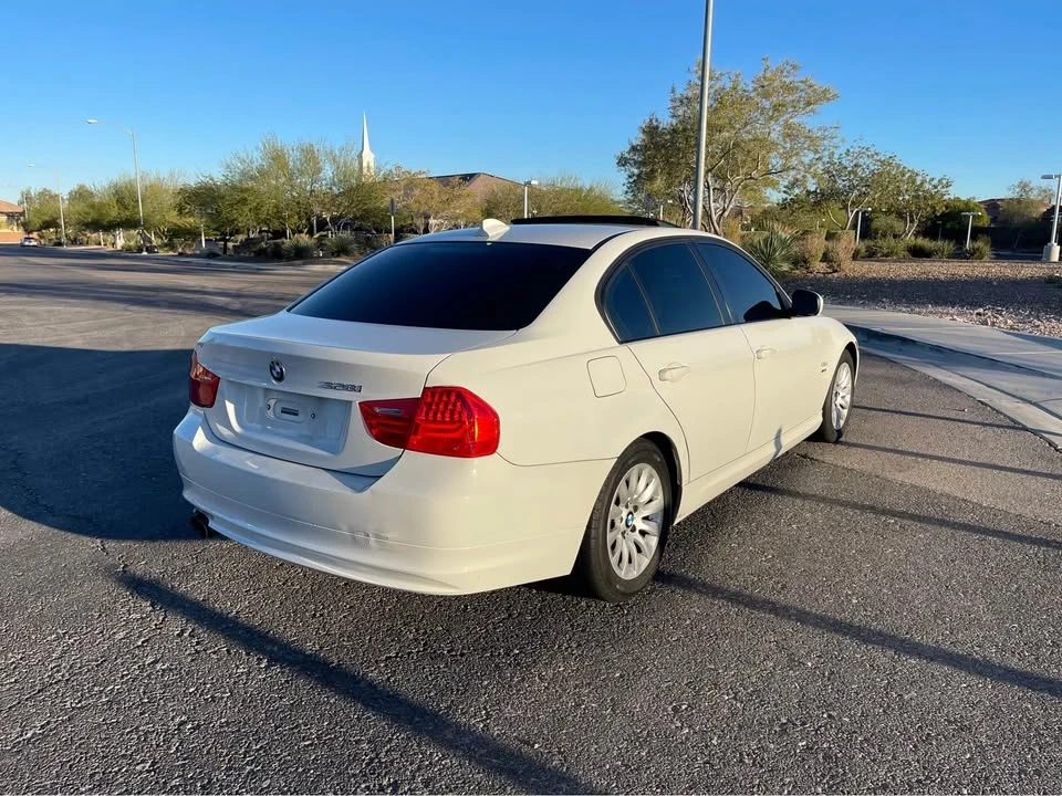 2009 BMW E90 3 Series Sedan - Image 4 of 11