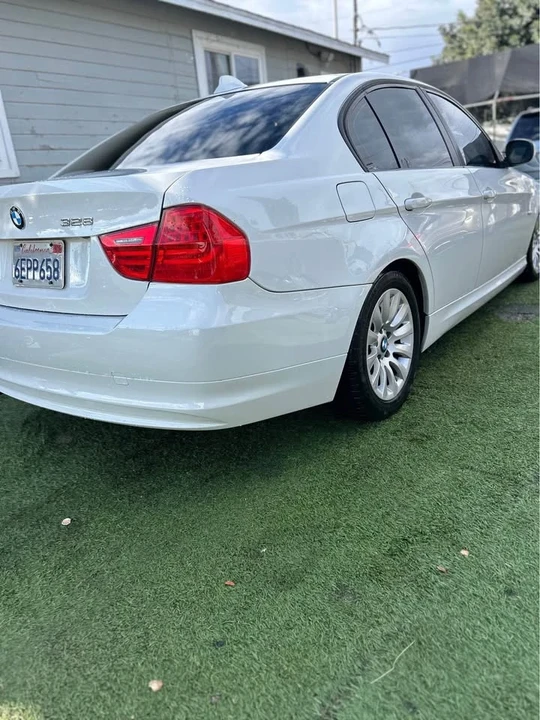 2009 BMW E90 3 Series Sedan - Image 4 of 7