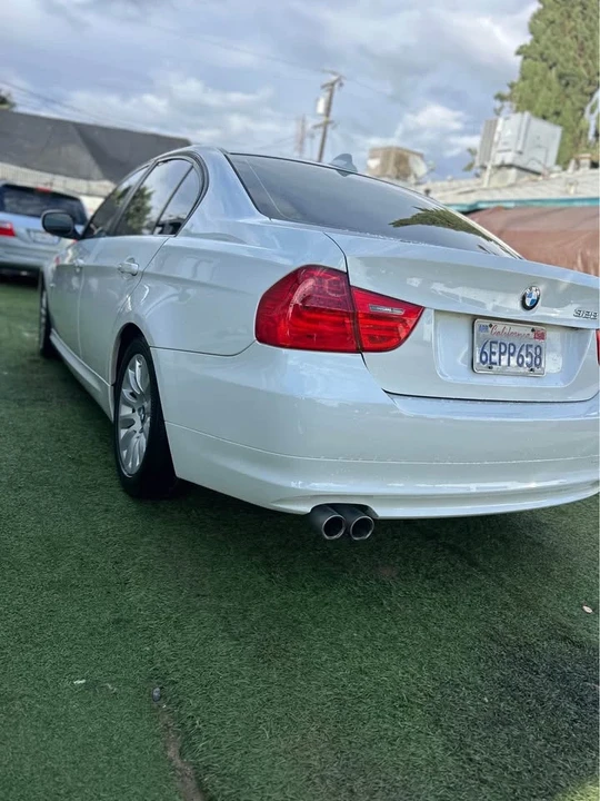 2009 BMW E90 3 Series Sedan - Image 3 of 7