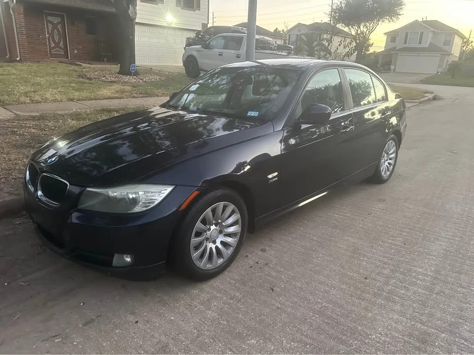 2009 BMW E90 3 Series Sedan - Image 2 of 6