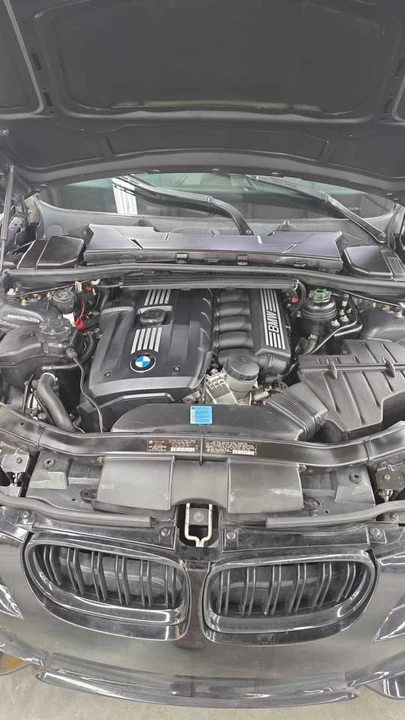 2009 BMW E90 3 Series Sedan - Image 5 of 9