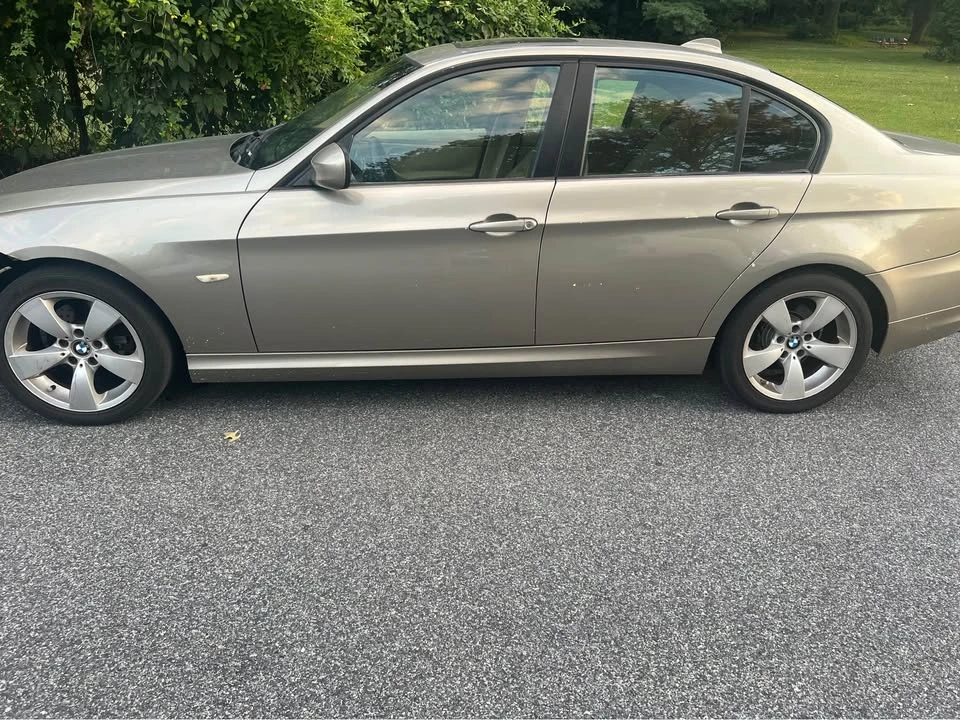 2009 BMW E90 3 Series Sedan - Image 2 of 8
