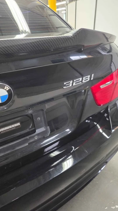 2009 BMW E90 3 Series Sedan - Image 2 of 9