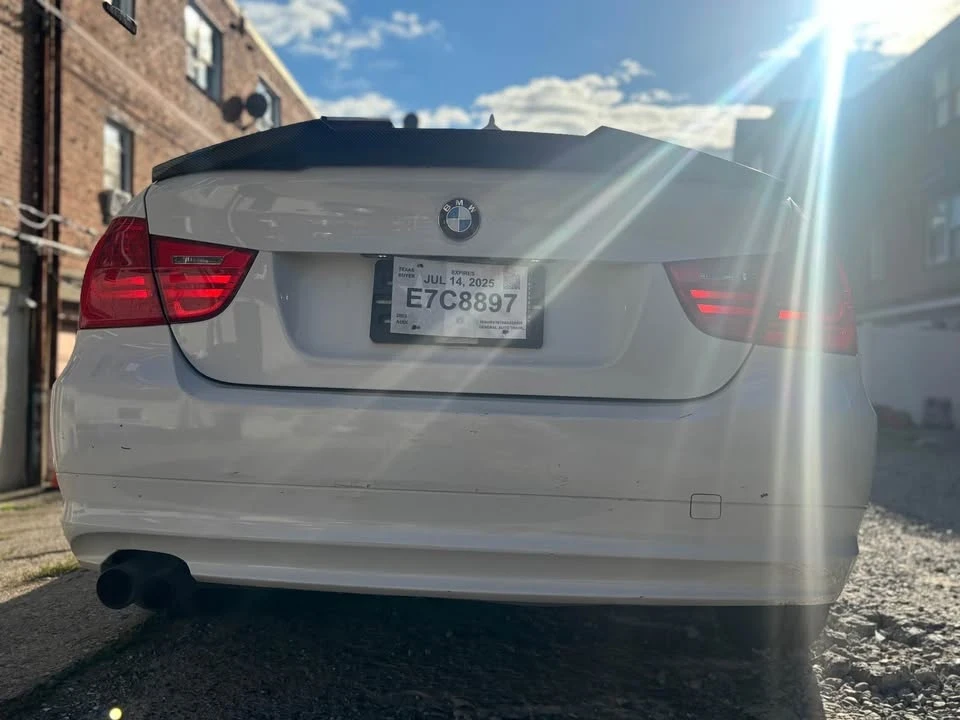 2009 BMW E90 3 Series Sedan - Image 14 of 15