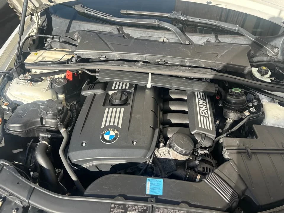 2009 BMW E90 3 Series Sedan - Image 5 of 15