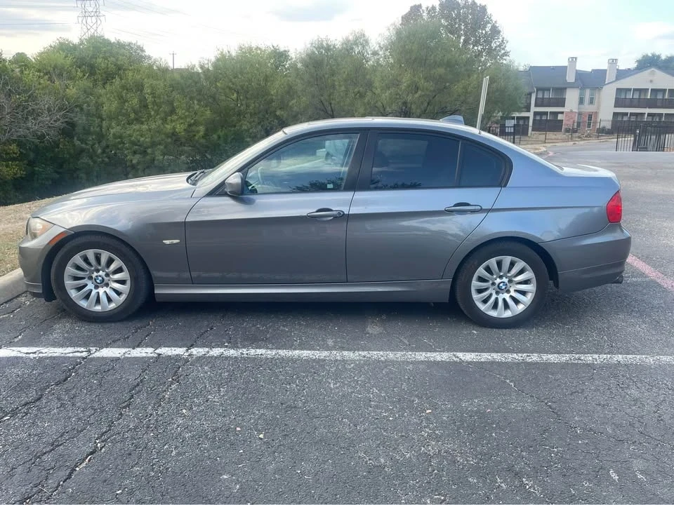 2009 BMW E90 3 Series Sedan - Image 2 of 11
