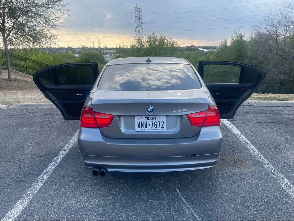 2009 BMW E90 3 Series Sedan - Image 3 of 11