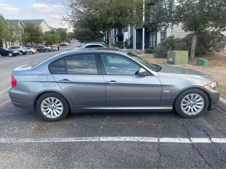 2009 BMW E90 3 Series Sedan - Image 4 of 11