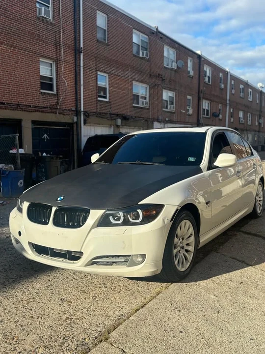 2009 BMW E90 3 Series Sedan - Image 2 of 15