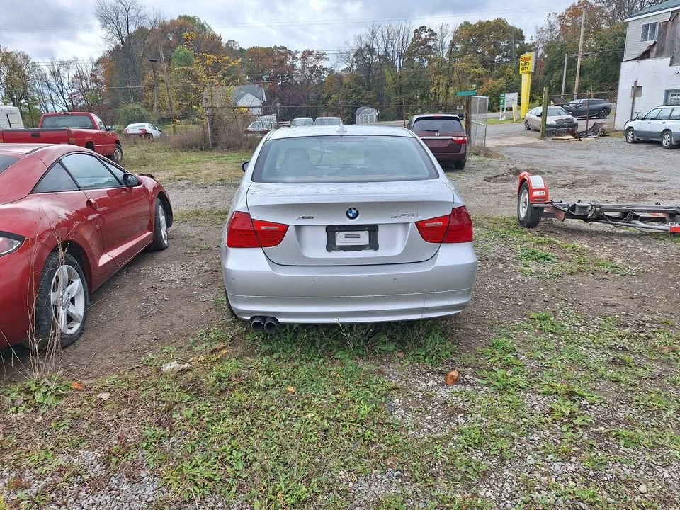 2009 BMW E90 3 Series Sedan - Image 3 of 5