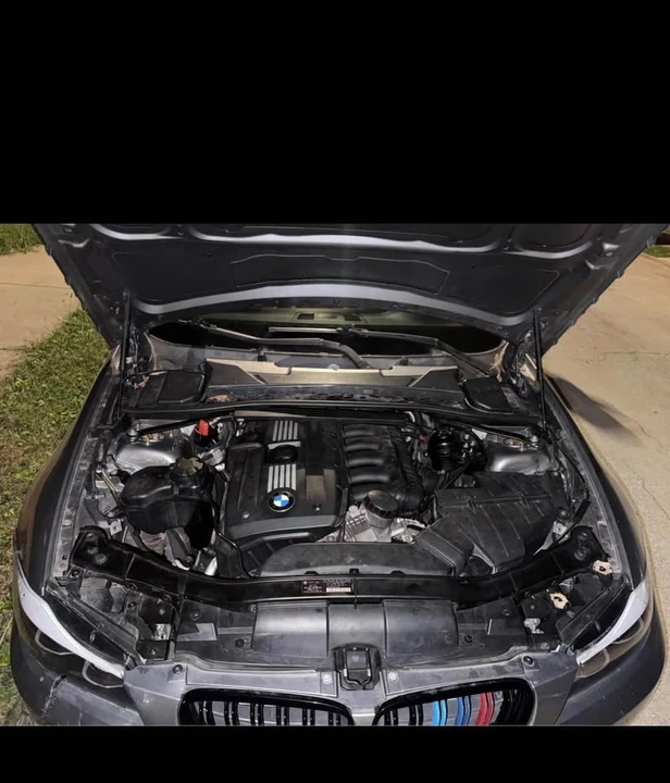2009 BMW E90 3 Series Sedan - Image 4 of 5