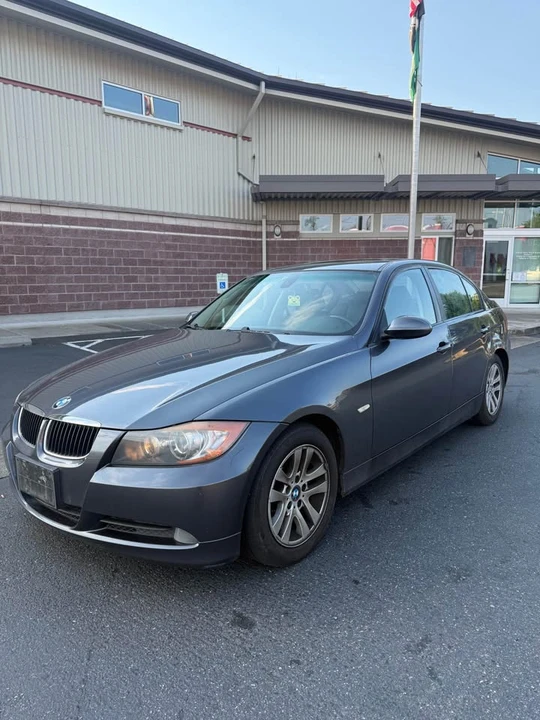 2009 BMW E90 3 Series Sedan - Image 2 of 11