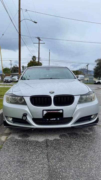 2009 BMW E90 3 Series Sedan - Image 2 of 8