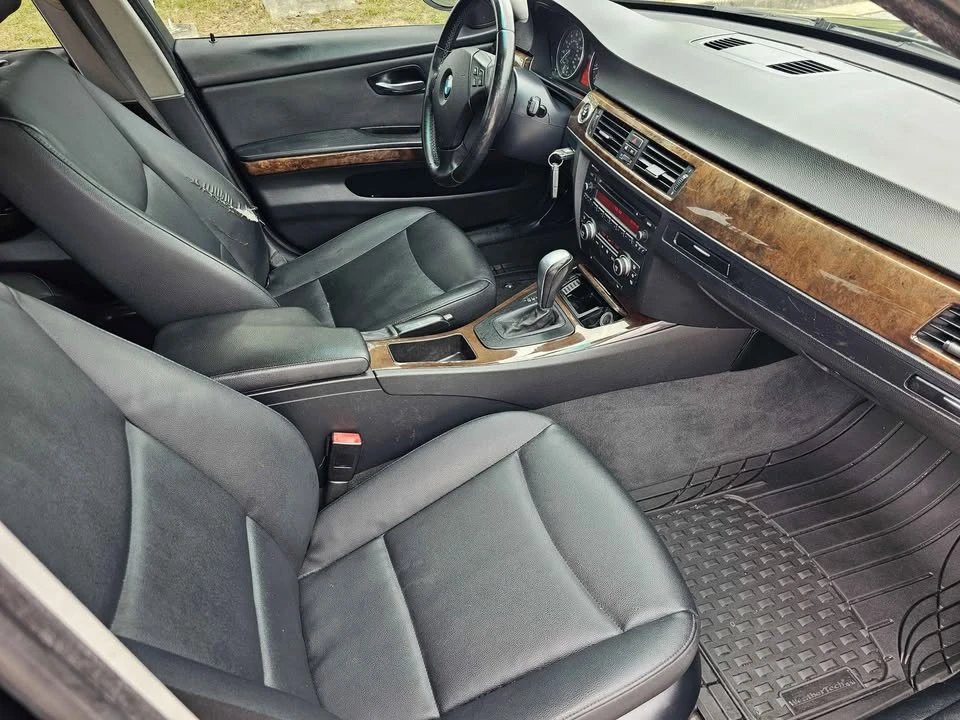 2009 BMW E90 3 Series Sedan - Image 4 of 5