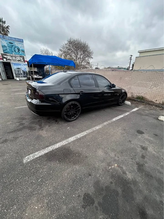 2009 BMW E90 3 Series Sedan - Image 3 of 7