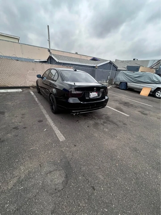 2009 BMW E90 3 Series Sedan - Image 2 of 7
