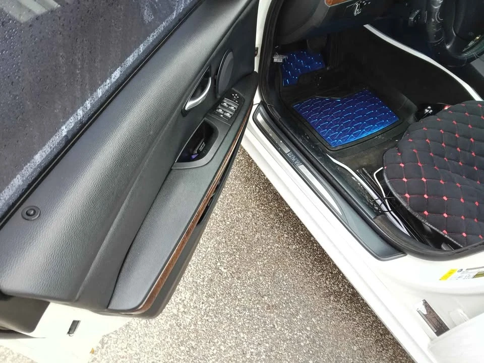 2009 BMW E90 3 Series Sedan - Image 9 of 13