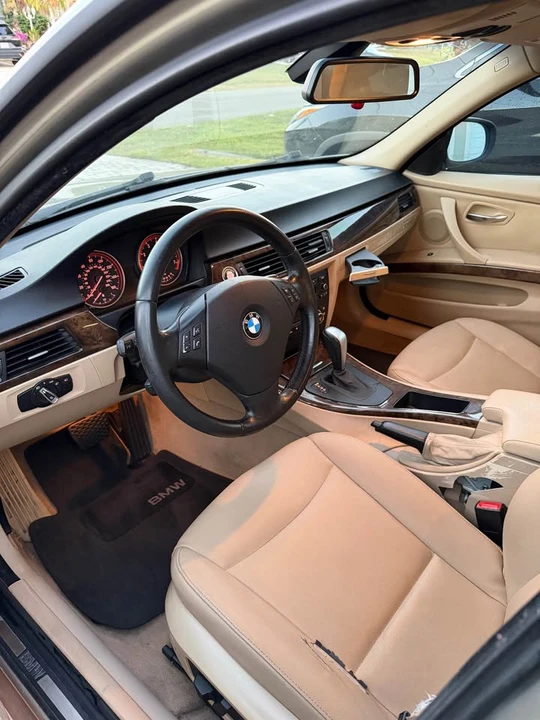 2009 BMW E90 3 Series Sedan - Image 4 of 8