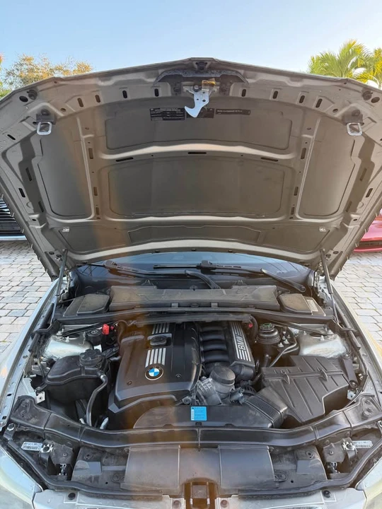 2009 BMW E90 3 Series Sedan - Image 3 of 8