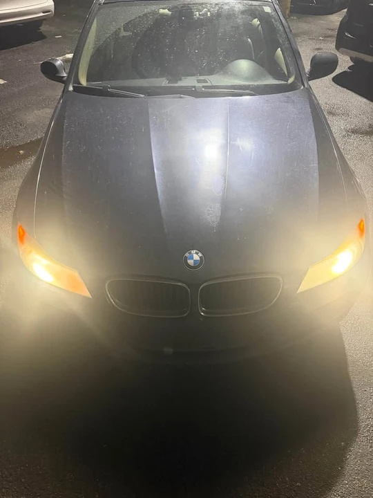 2009 BMW E90 3 Series Sedan - Image 2 of 4