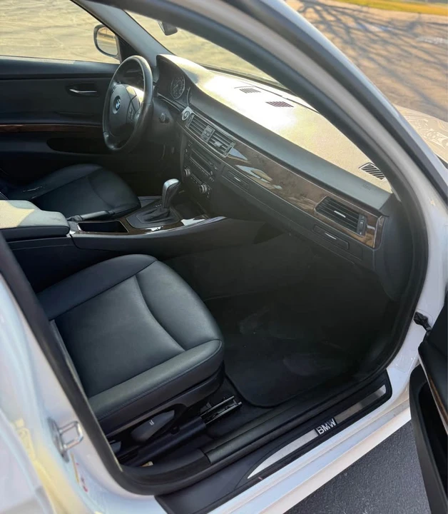 2009 BMW E90 3 Series Sedan - Image 11 of 14