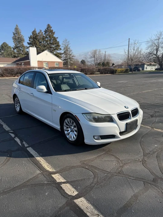 2009 BMW E90 3 Series Sedan - Image 3 of 14