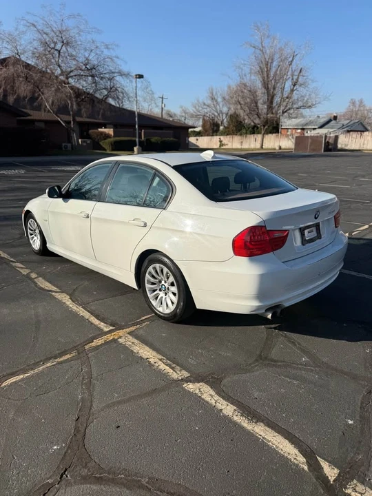 2009 BMW E90 3 Series Sedan - Image 7 of 14