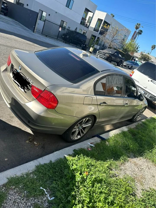 2009 BMW E90 3 Series Sedan - Image 2 of 5