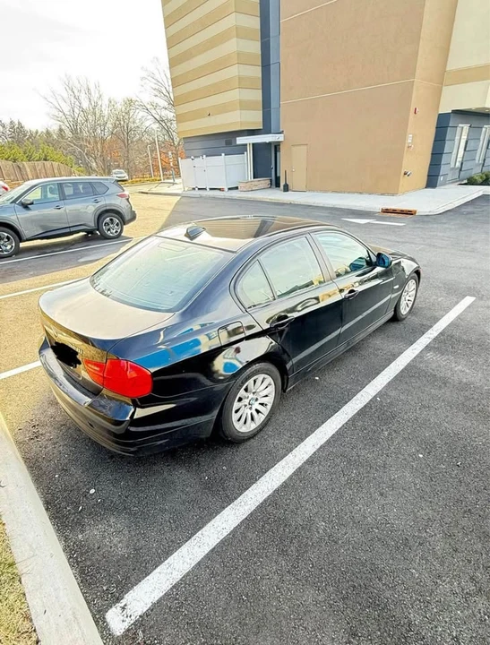 2009 BMW E90 3 Series Sedan - Image 2 of 3