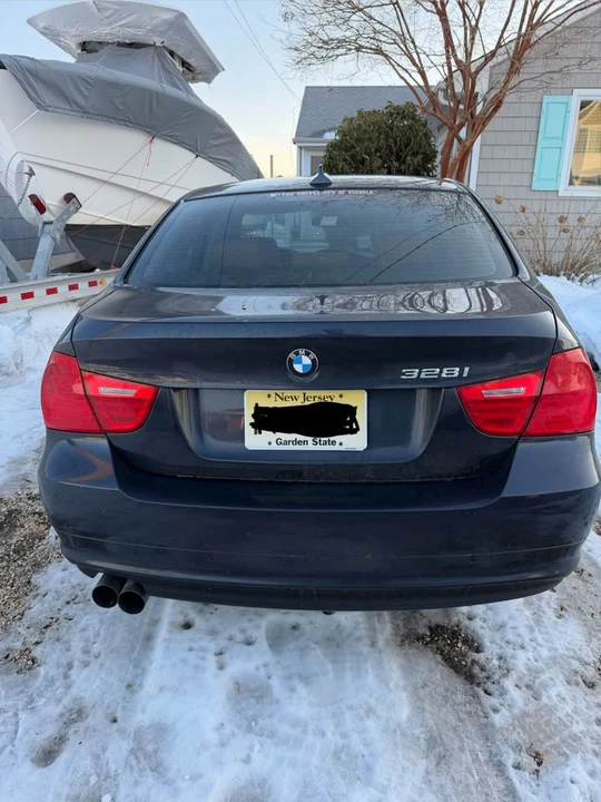 2009 BMW E90 3 Series Sedan - Image 2 of 7