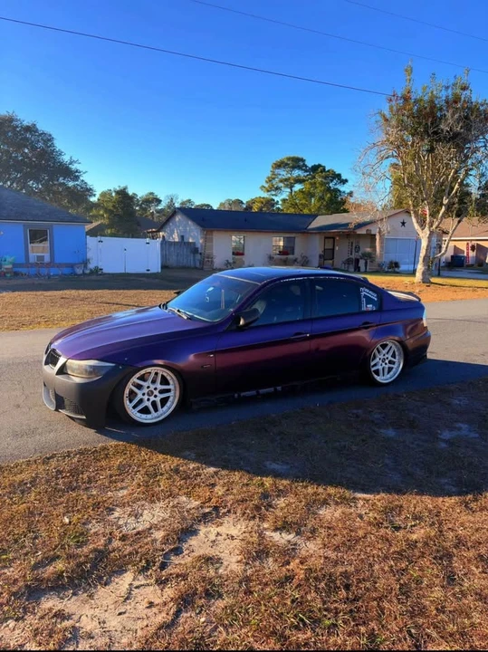 2009 BMW E90 3 Series Sedan - Image 2 of 6