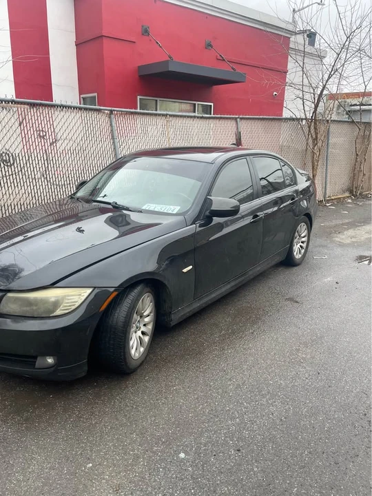 2009 BMW E90 3 Series Sedan - Image 2 of 7
