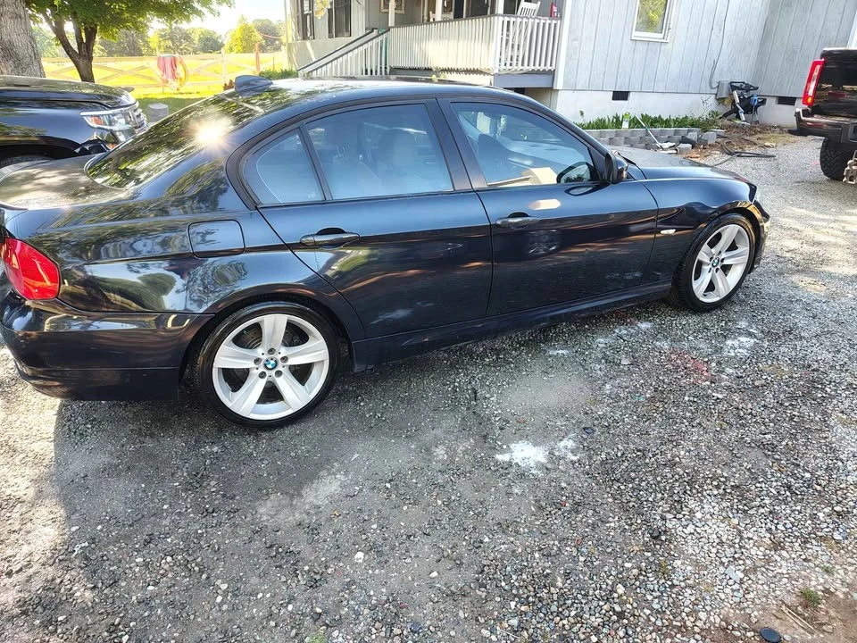 2009 BMW E90 3 Series Sedan - Image 2 of 8
