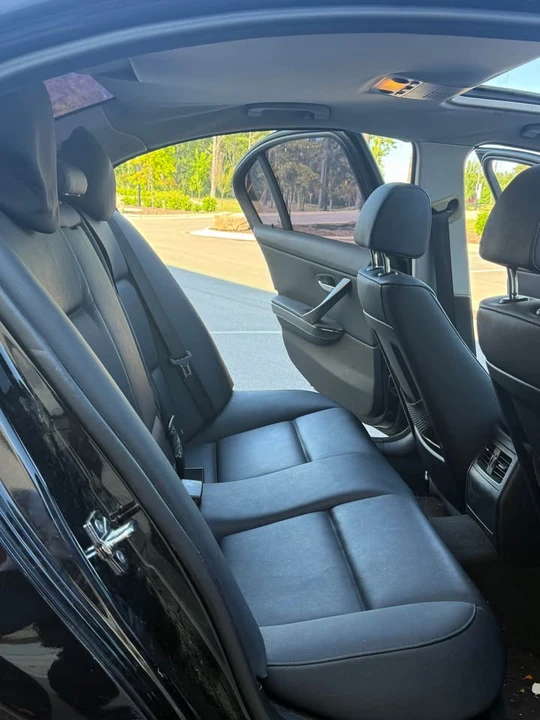2009 BMW E90 3 Series Sedan - Image 13 of 18