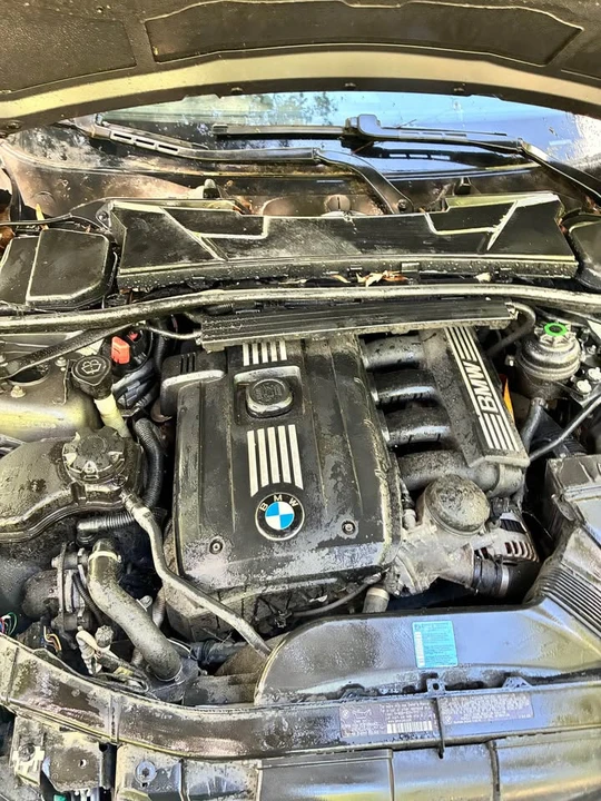 2009 BMW E90 3 Series Sedan - Image 4 of 5