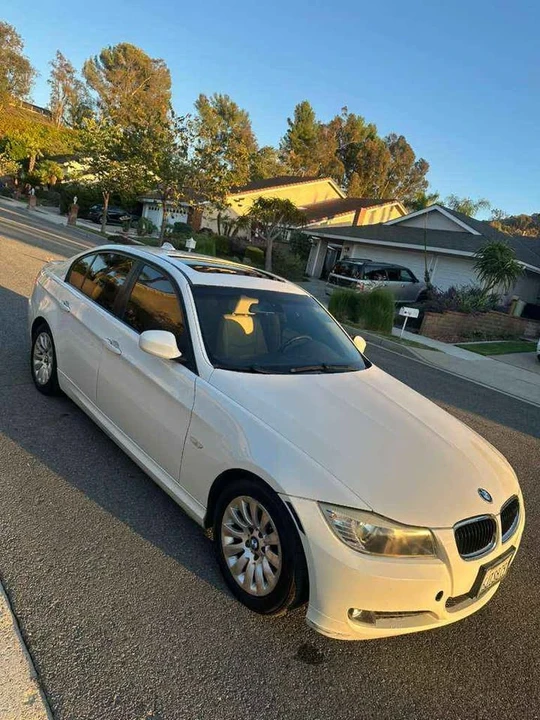 2009 BMW E90 3 Series Sedan - Image 7 of 11