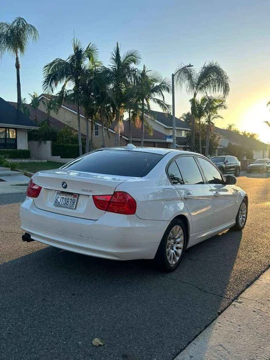 2009 BMW E90 3 Series Sedan - Image 4 of 11