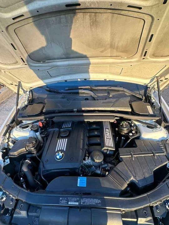 2009 BMW E90 3 Series Sedan - Image 6 of 11